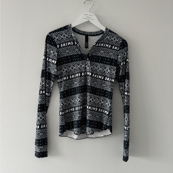 SKIMS Logo Plush Pointelle Henley in Black L - Picture 4 of 5